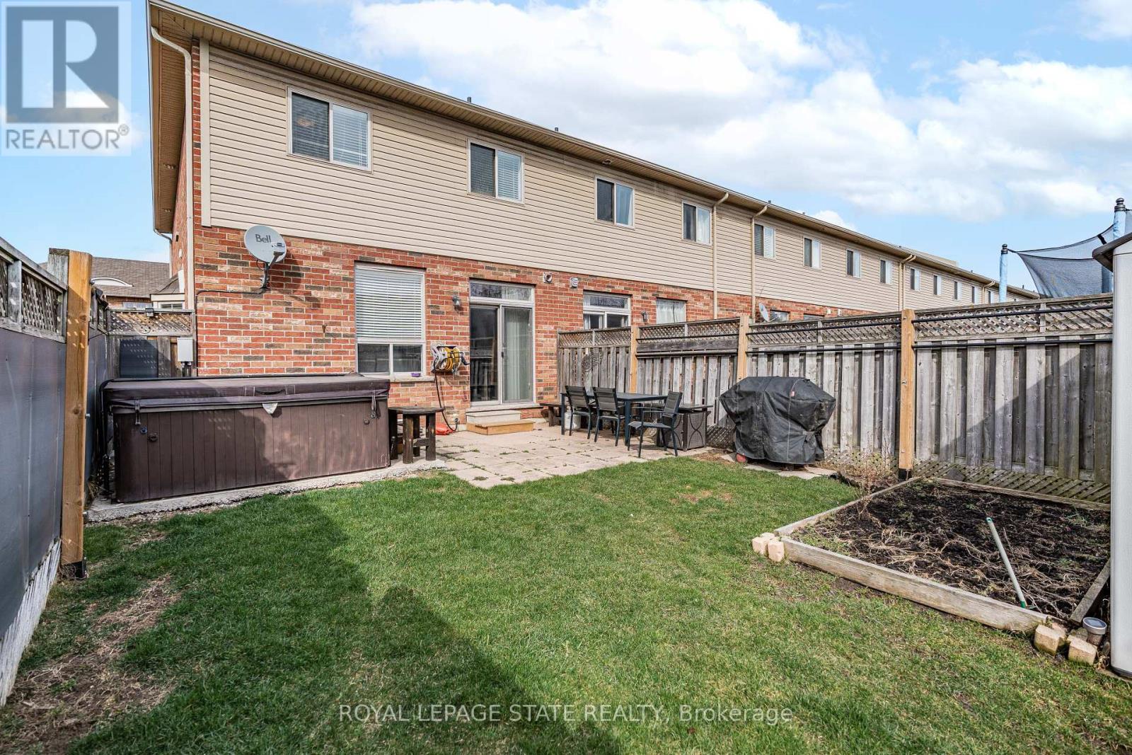 27 Marina Point Crescent, Hamilton, Ontario  L8E 0E4 - Photo 30 - X12184814