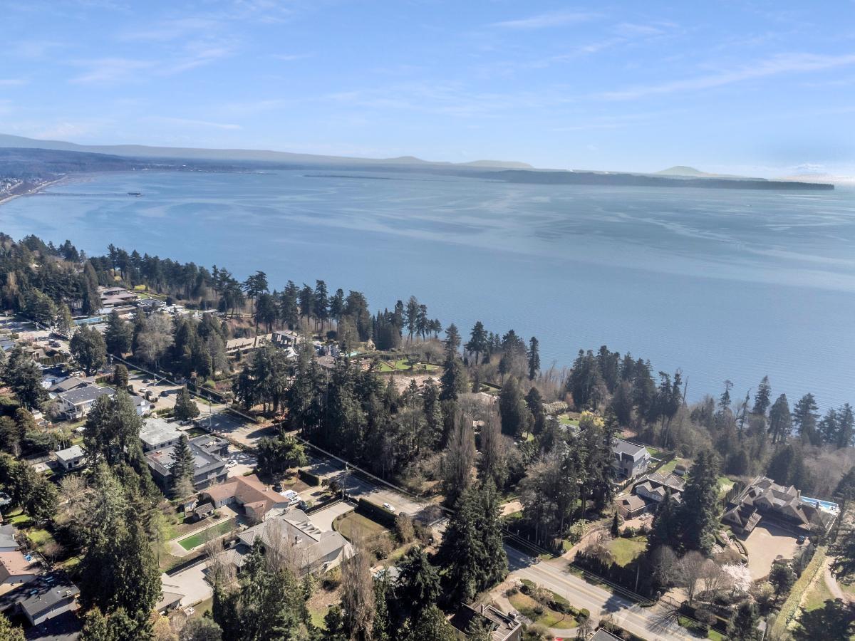 13706 Marine Drive, White Rock, British Columbia  V4B 1A4 - Photo 1 - R2952897