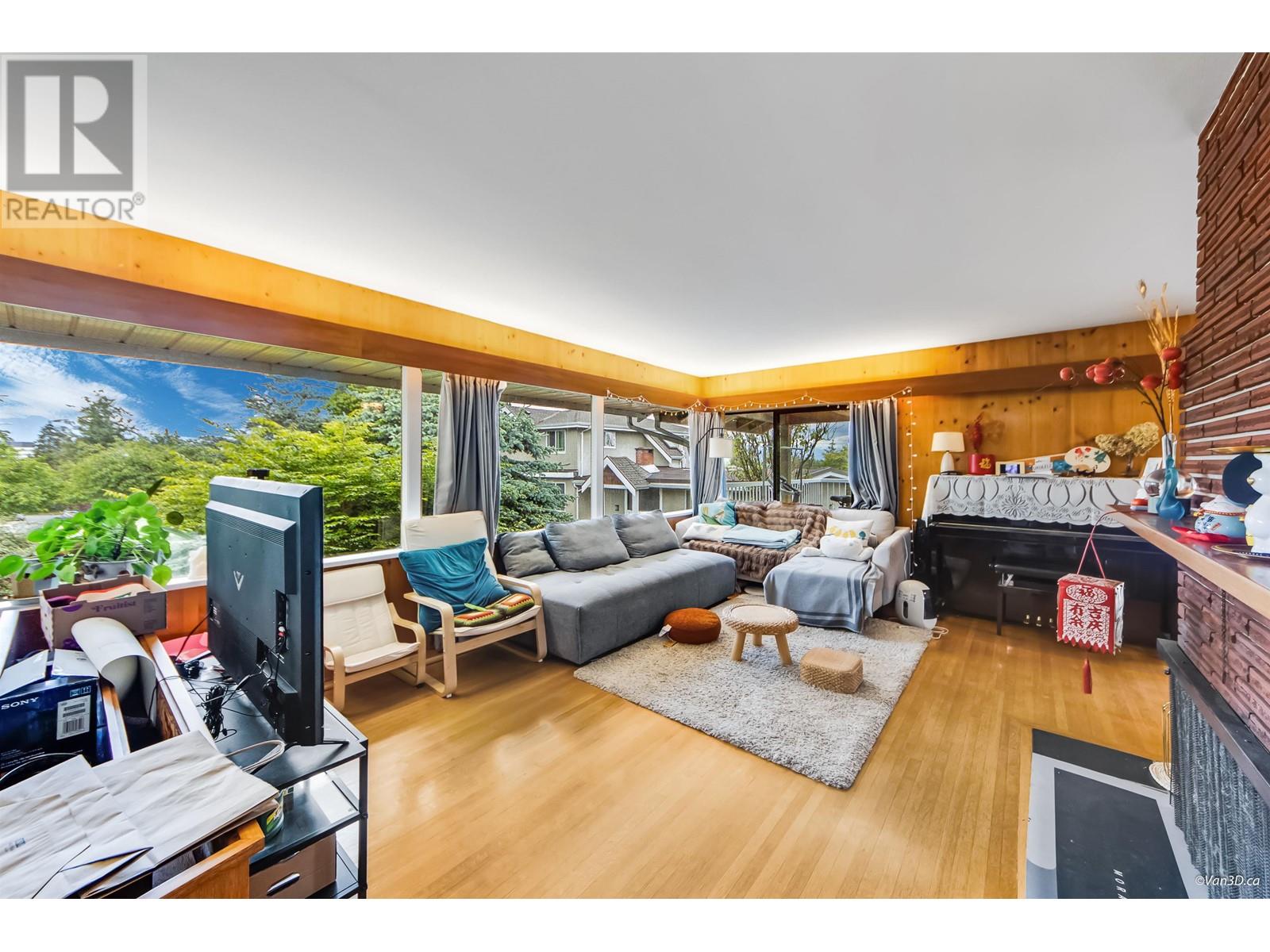 4872 Gilpin Court, Burnaby, British Columbia  V5G 3A3 - Photo 12 - R3005830