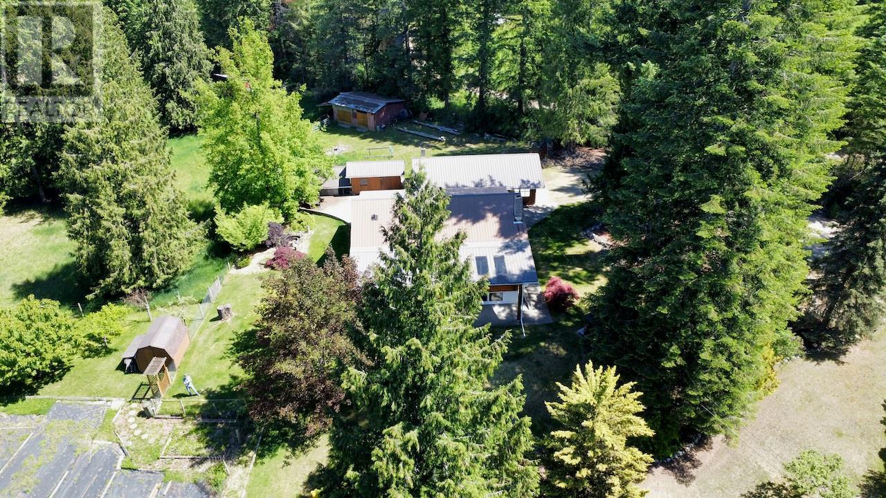 7047 Harrop-Procter Road, Harrop, British Columbia  V1L 6R3 - Photo 3 - 10346019