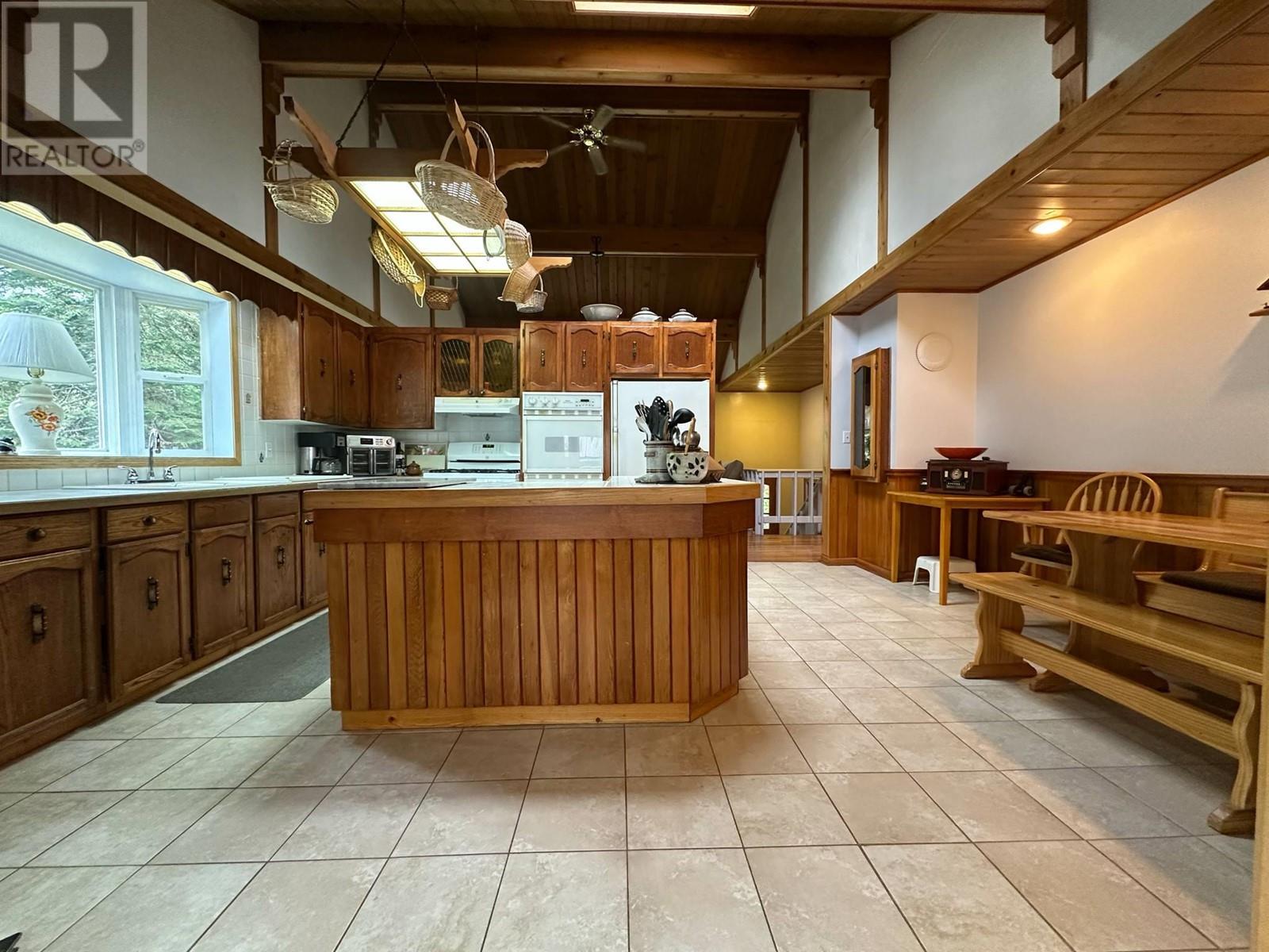 7047 Harrop-Procter Road, Harrop, British Columbia  V1L 6R3 - Photo 16 - 10346019