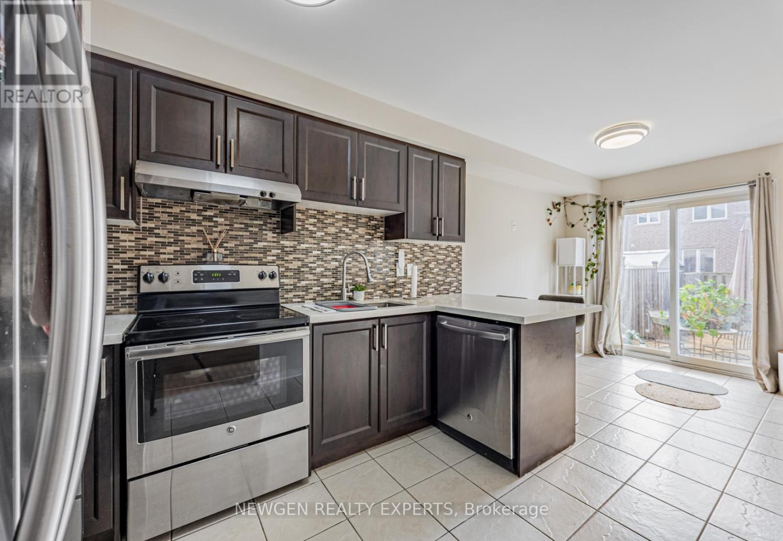 57 Beer Crescent, Ajax, Ontario  L1S 0A3 - Photo 11 - E12181748