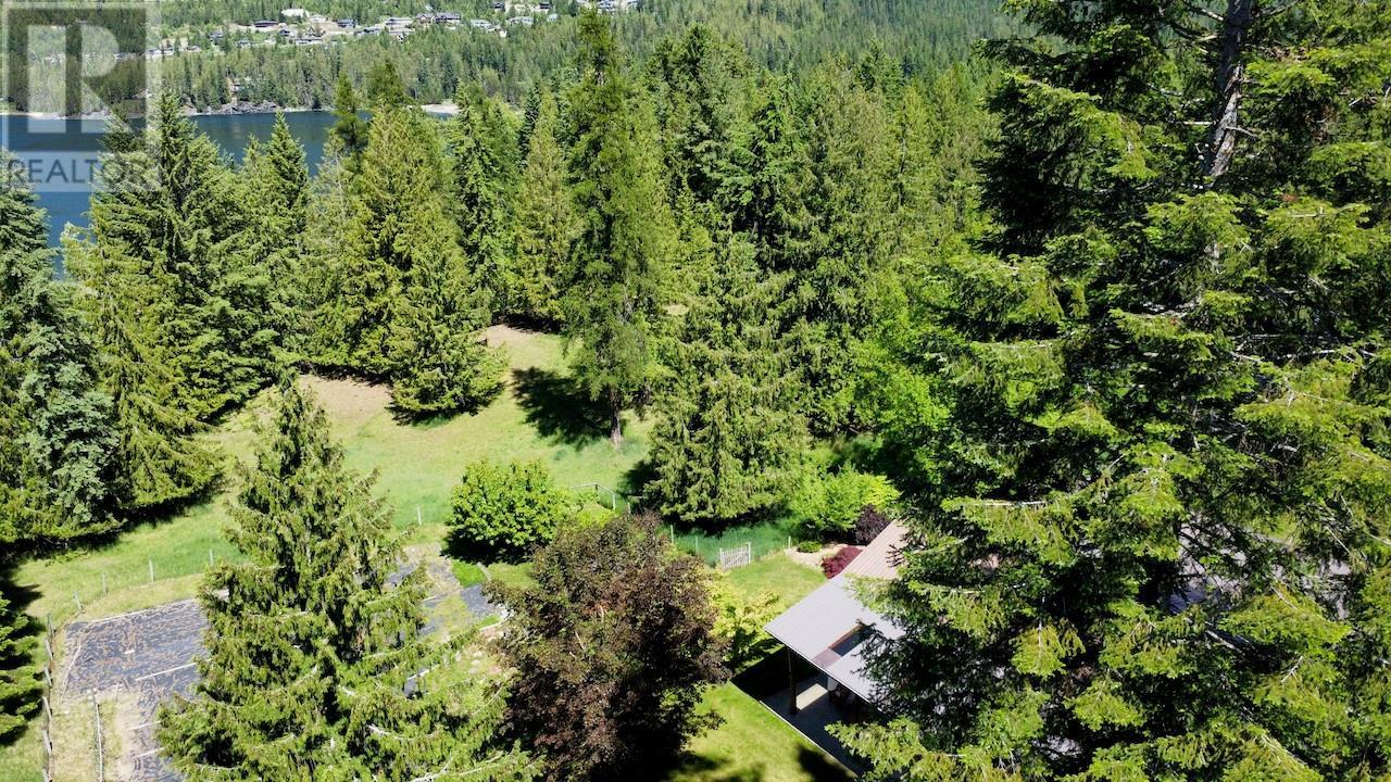 7047 Harrop-Procter Road, harrop, British Columbia