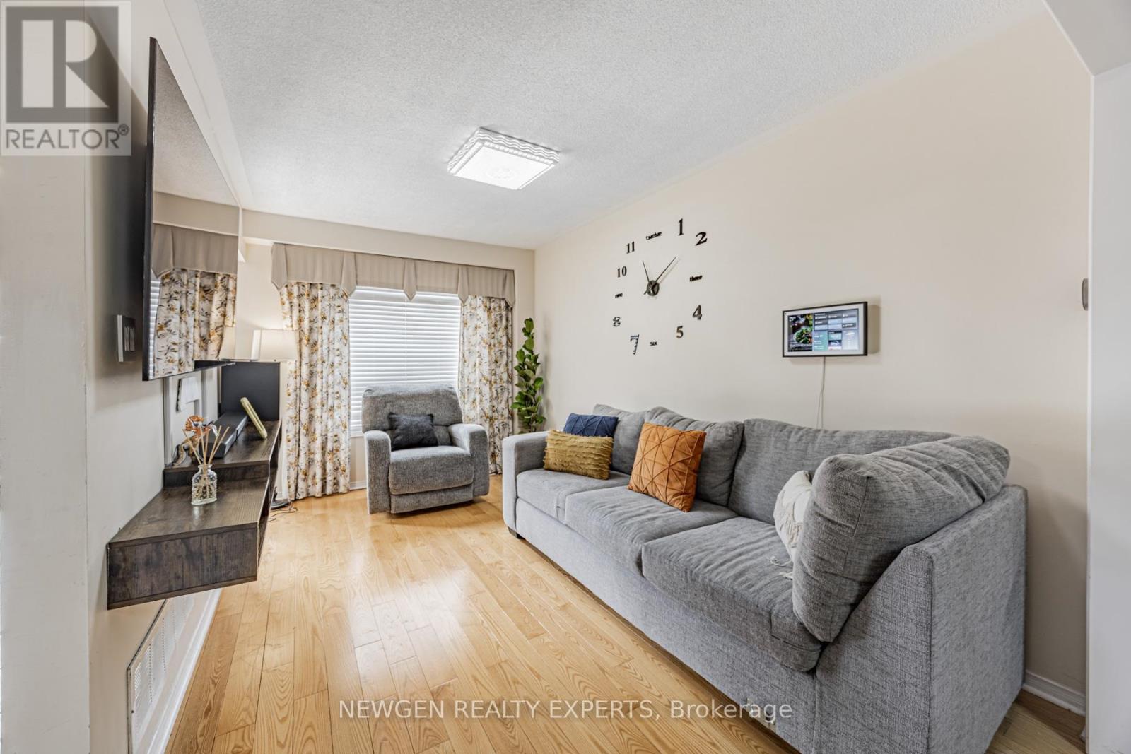 57 Beer Crescent, Ajax, Ontario  L1S 0A3 - Photo 8 - E12181748
