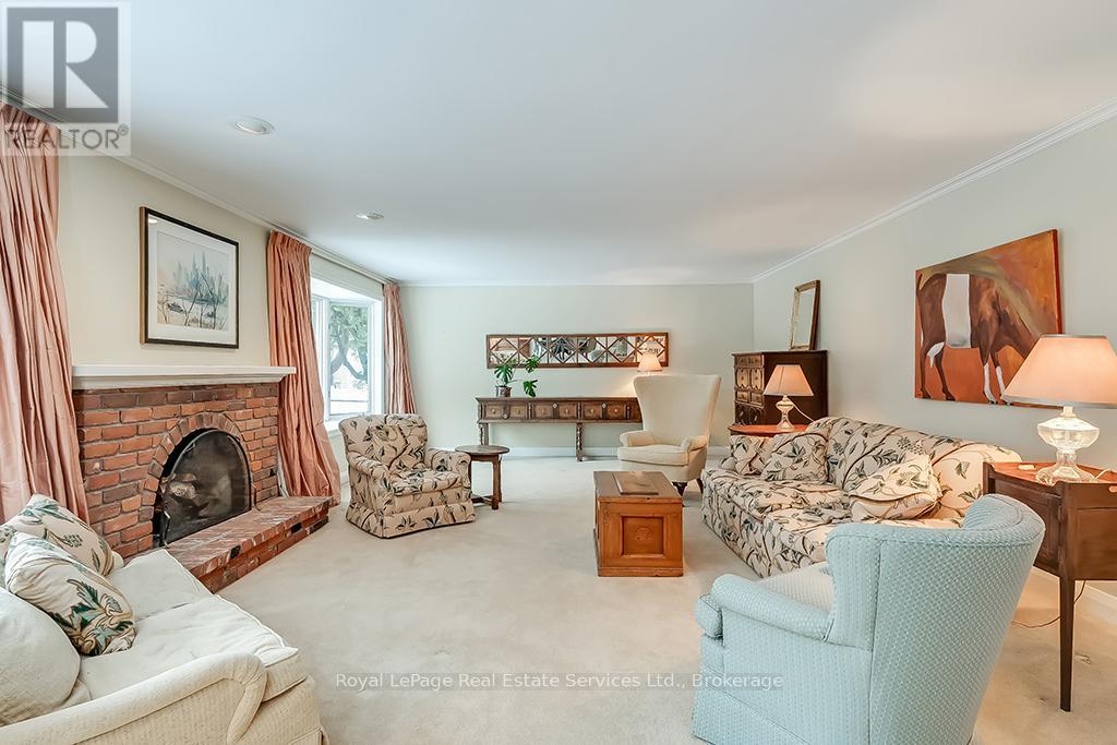 82 First Street, Oakville, Ontario  L6J 3R3 - Photo 5 - W12113715