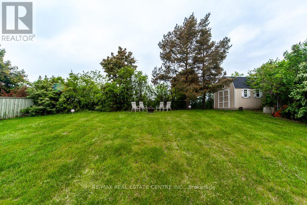 22 Hillside Drive, Halton Hills (Georgetown), Ontario  L7G 4W3 - Photo 24 - W12154275