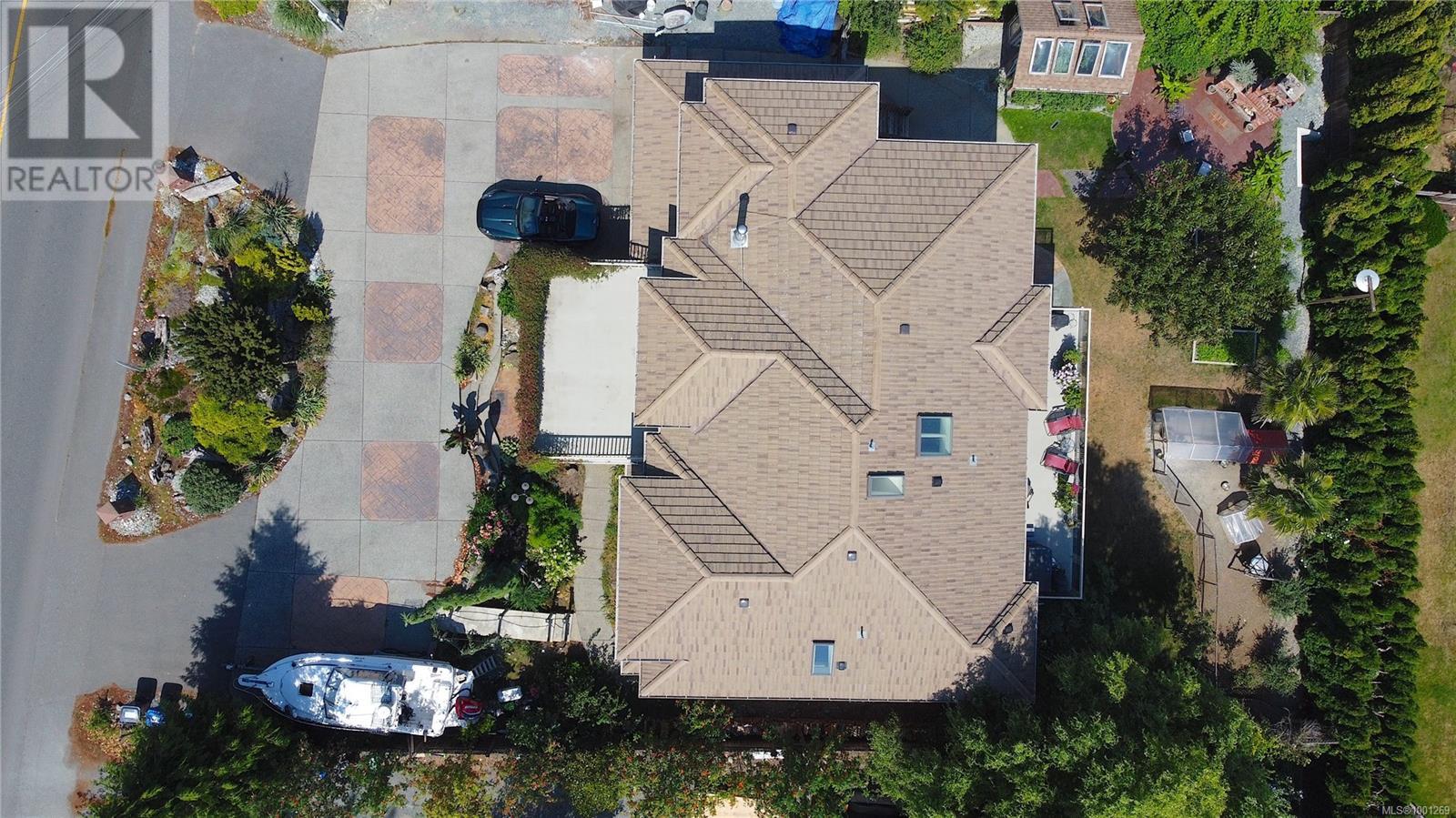 Property at 2406 Departure Bay Rd image 4