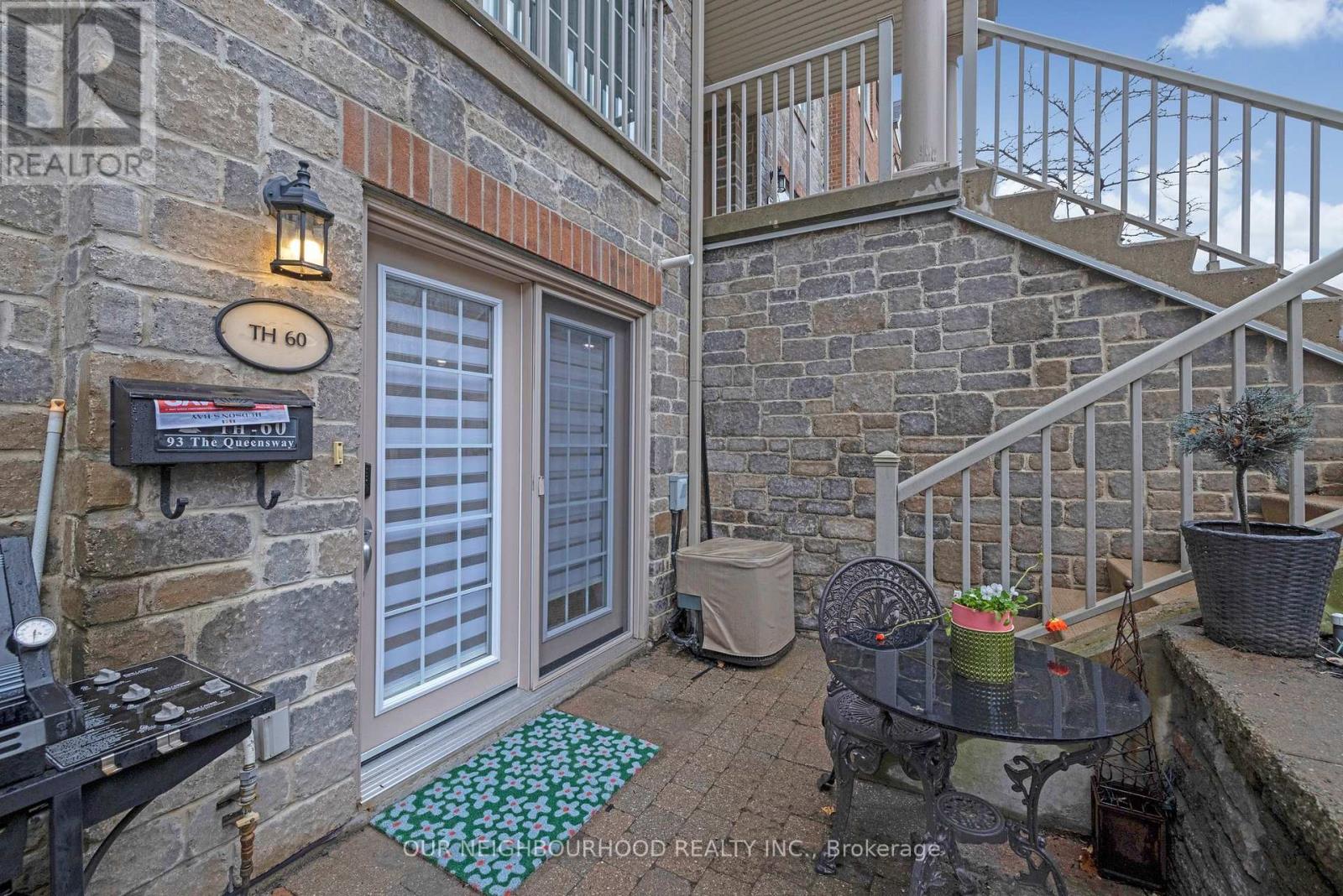 Th60 - 93 The Queensway Avenue, Toronto, Ontario  M6S 5A7 - Photo 6 - W12143776