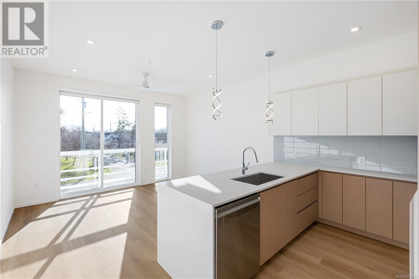 217 2374 Oakville Ave, Sidney, British Columbia