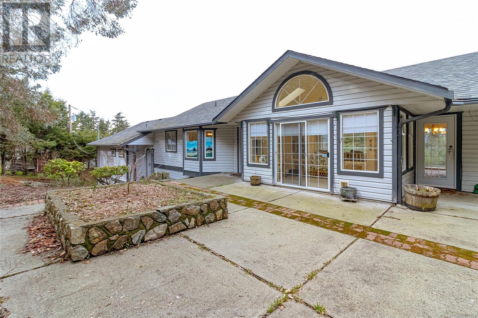 1319 Lands End Rd, North Saanich, British Columbia  V8L 5K1 - Photo 5 - 1001651