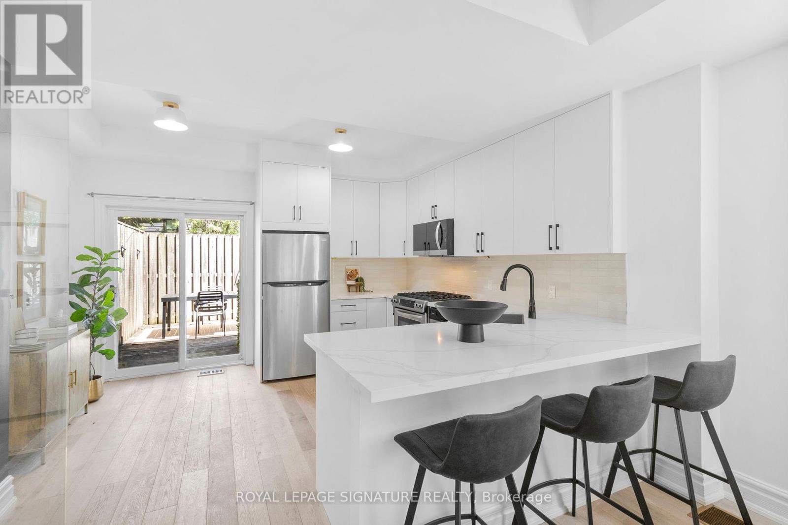 15 Boulton Avenue, Toronto, Ontario  M4M 2J4 - Photo 11 - E12184965