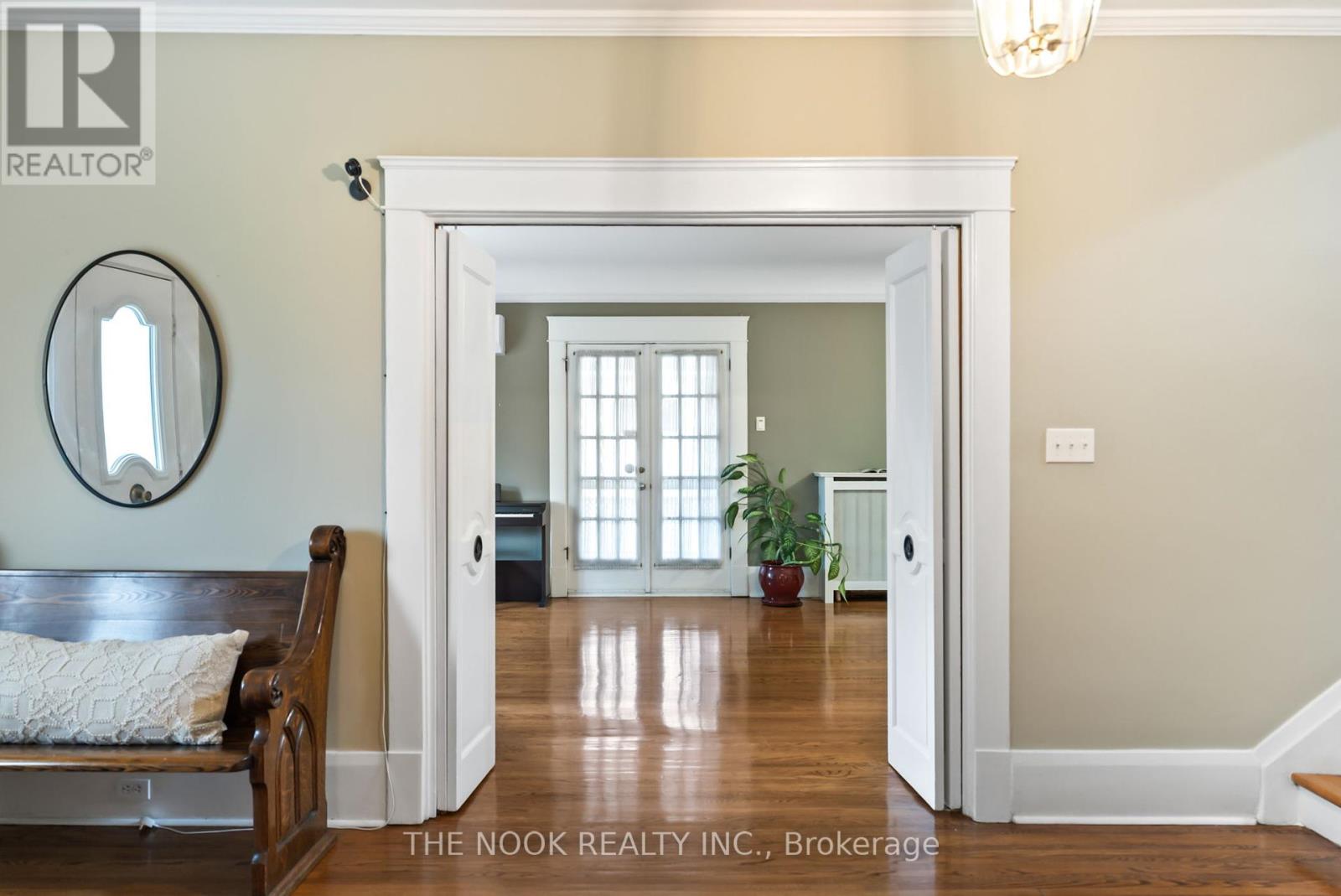 Property at 452 SIMCOE STREET N image 5
