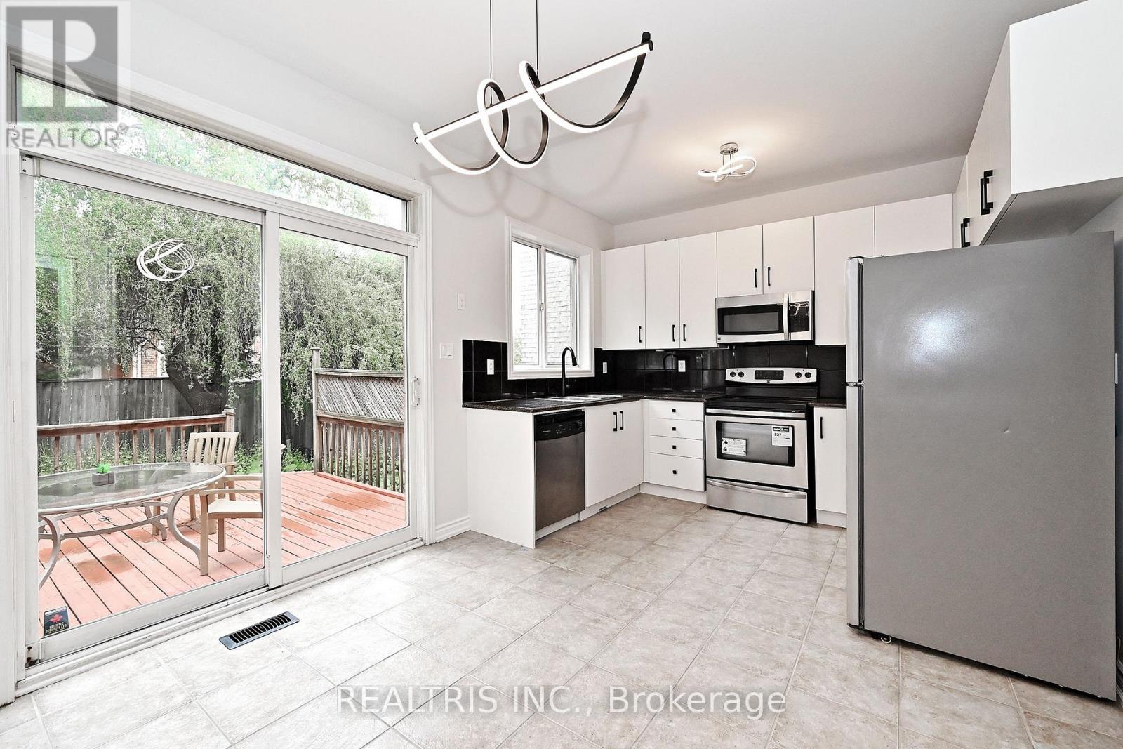 3 Hammersly Boulevard, Markham, Ontario  L6E 2A5 - Photo 10 - N12184971