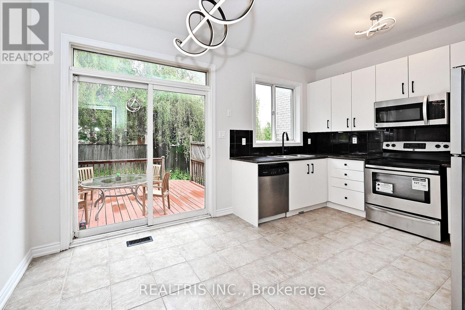 3 Hammersly Boulevard, Markham, Ontario  L6E 2A5 - Photo 11 - N12184971