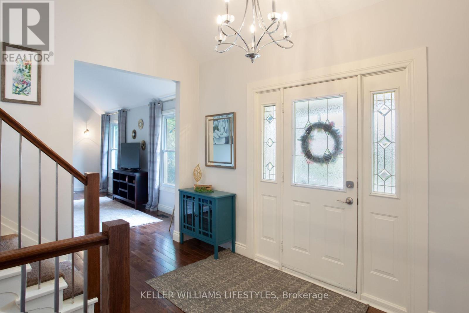 3 Pinegrove Crescent, London South (South N), Ontario  N6J 3Y7 - Photo 6 - X12185060