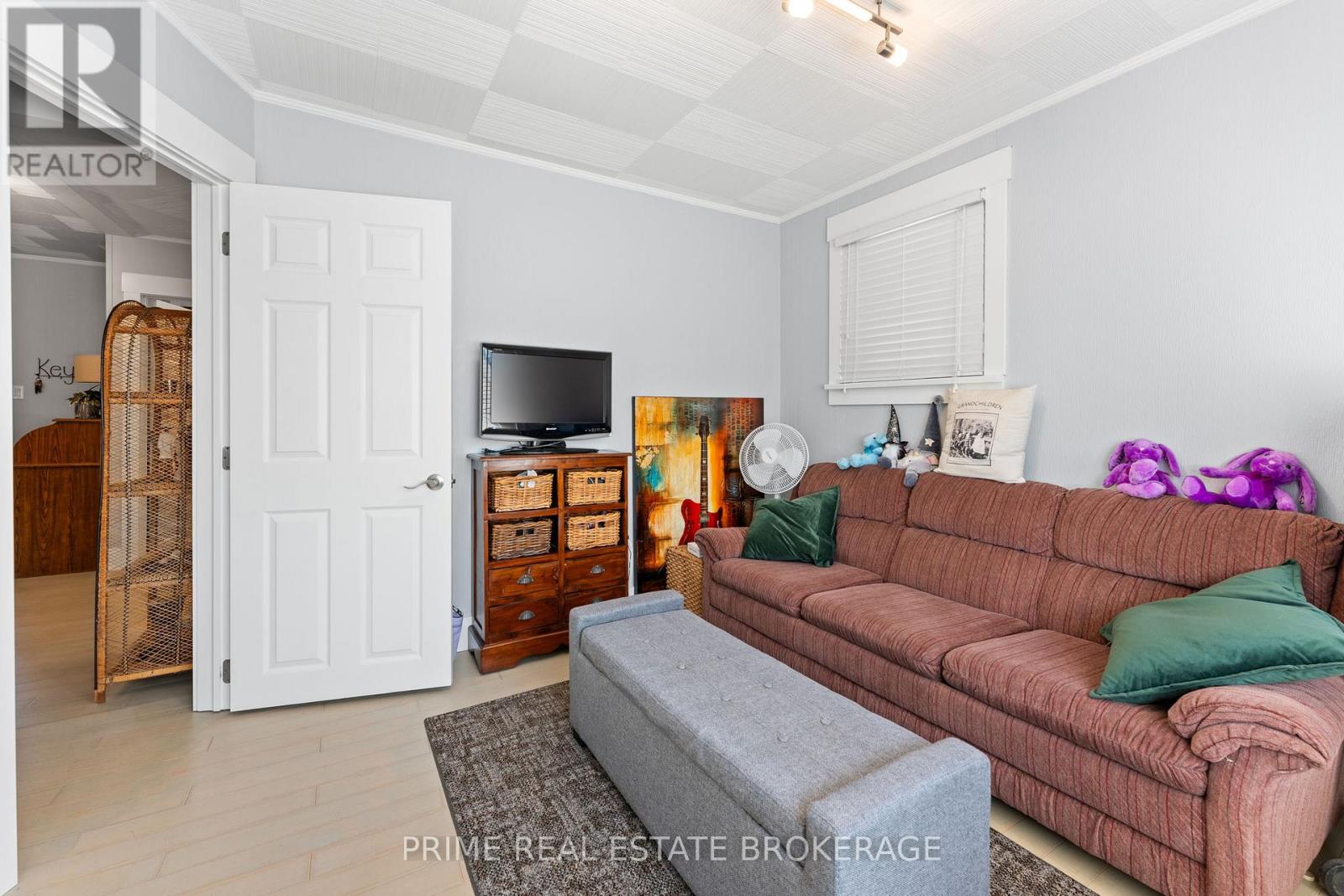 34 Ontario Street S, Lambton Shores (Grand Bend), Ontario  N0M 1T0 - Photo 18 - X12185108