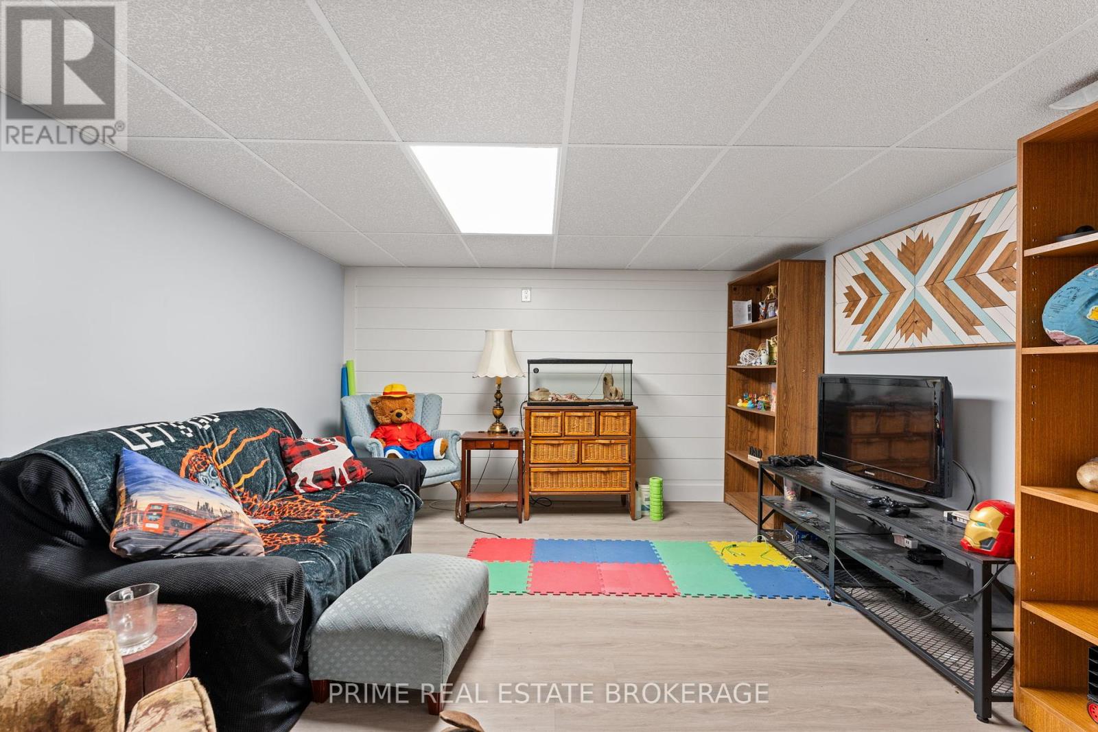 34 Ontario Street S, Lambton Shores (Grand Bend), Ontario  N0M 1T0 - Photo 28 - X12185108