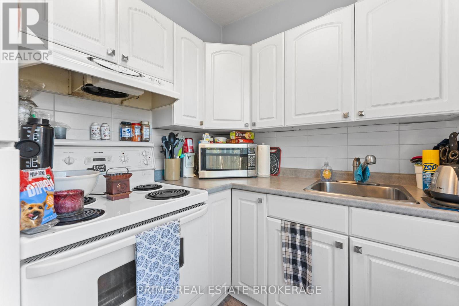 34 Ontario Street S, Lambton Shores (Grand Bend), Ontario  N0M 1T0 - Photo 33 - X12185108