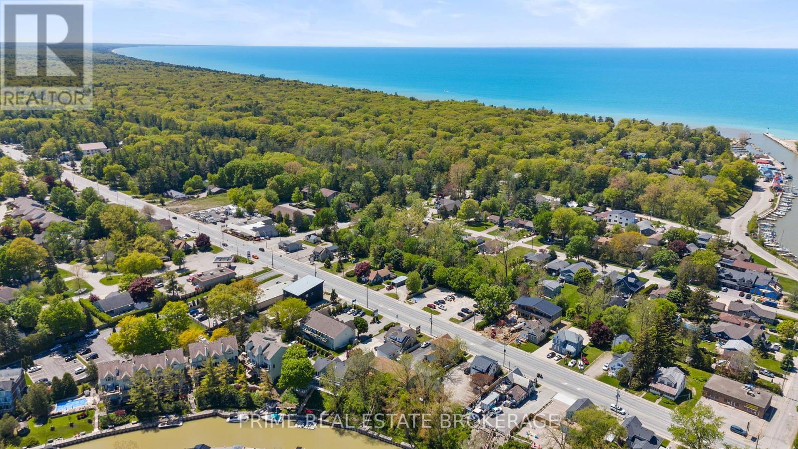 34 Ontario Street S, Lambton Shores (Grand Bend), Ontario  N0M 1T0 - Photo 36 - X12185108