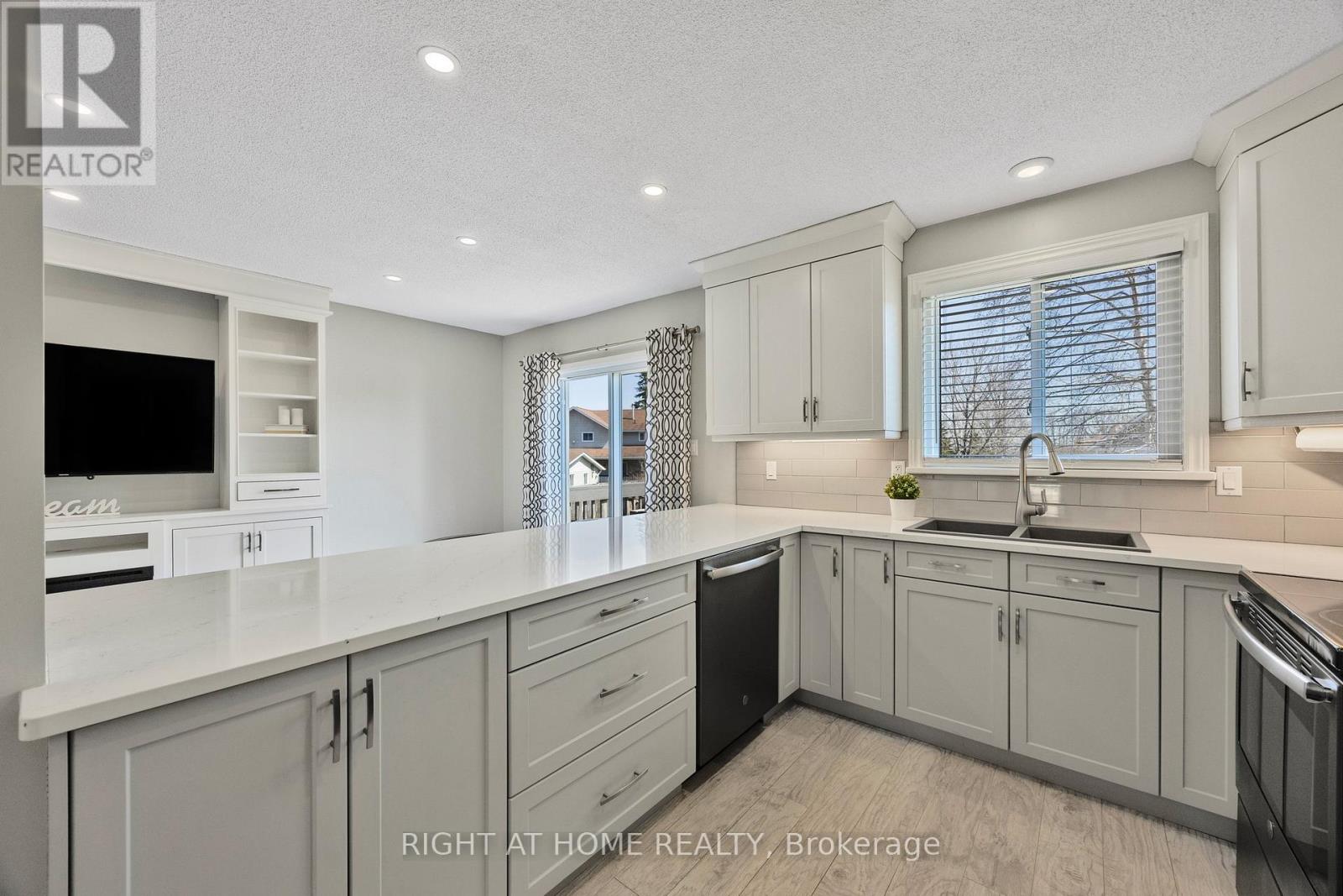 9205 11 Highway N, Severn, Ontario  L3V 0Y8 - Photo 4 - S12184995