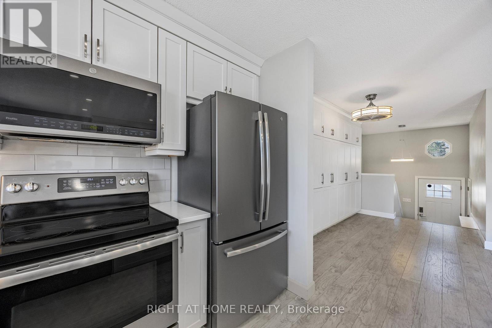 9205 11 Highway N, Severn, Ontario  L3V 0Y8 - Photo 5 - S12184995