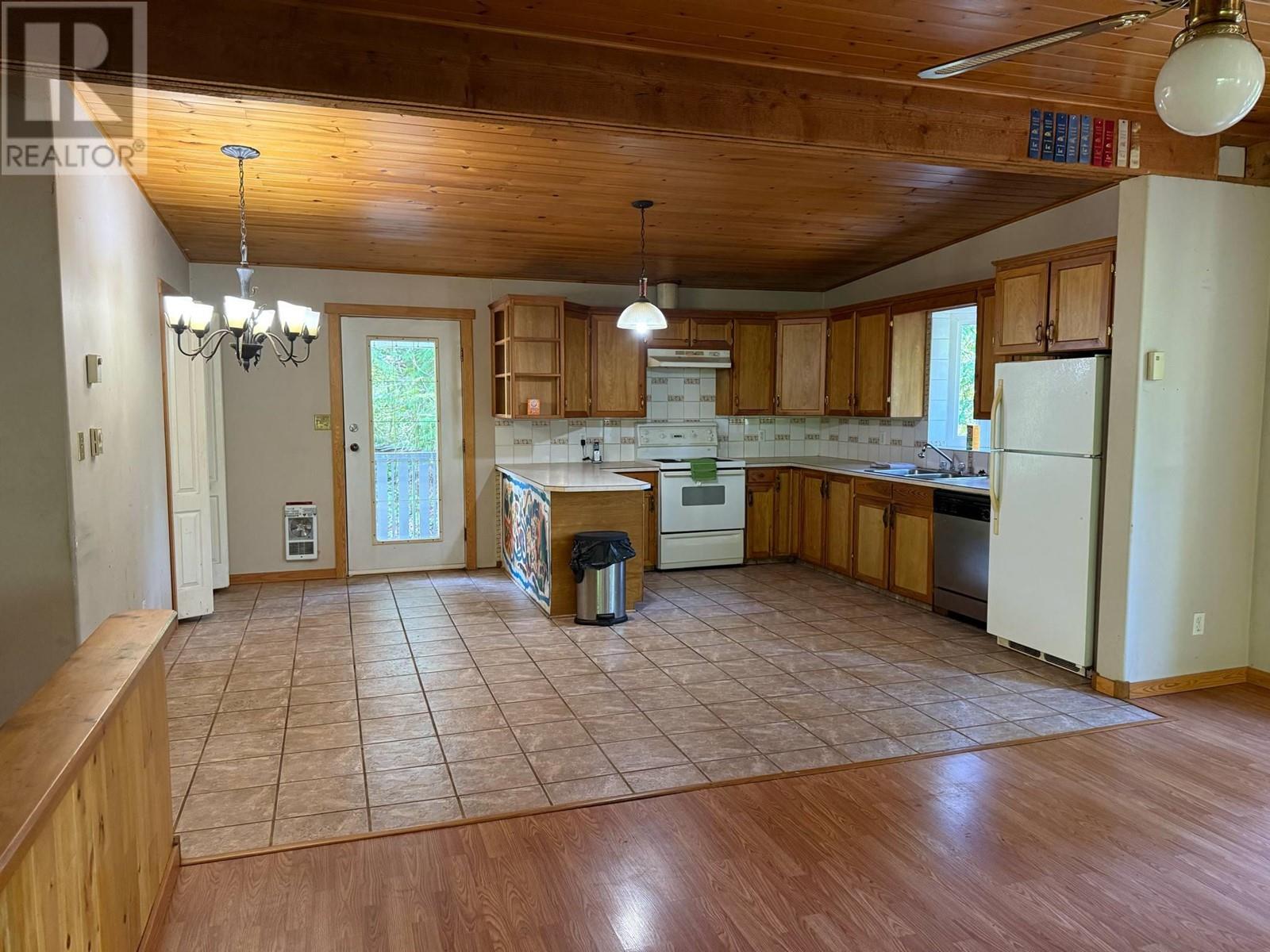 5650 Rays Road, Winlaw, British Columbia  V0G 2J0 - Photo 6 - 10349643