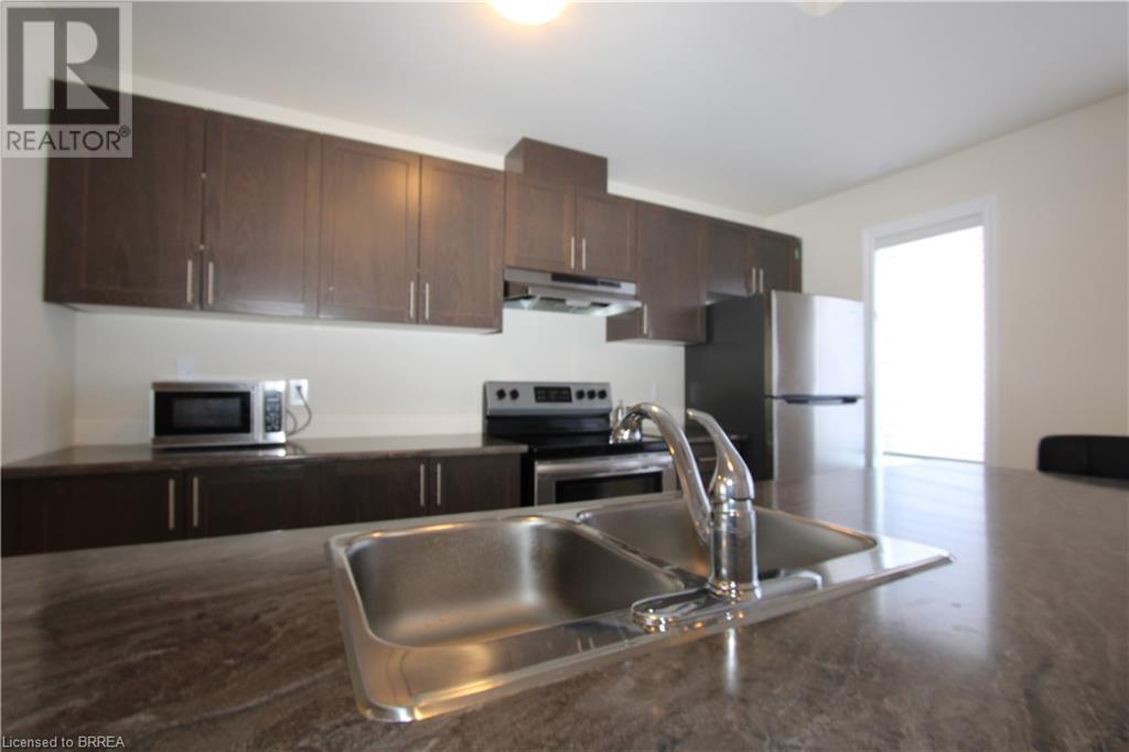677 Park Road N Unit# 13, Brantford, Ontario  N3R 0A2 - Photo 11 - 40735676