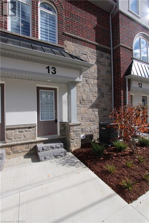 677 Park Road N Unit# 13, Brantford, Ontario  N3R 0A2 - Photo 3 - 40735676