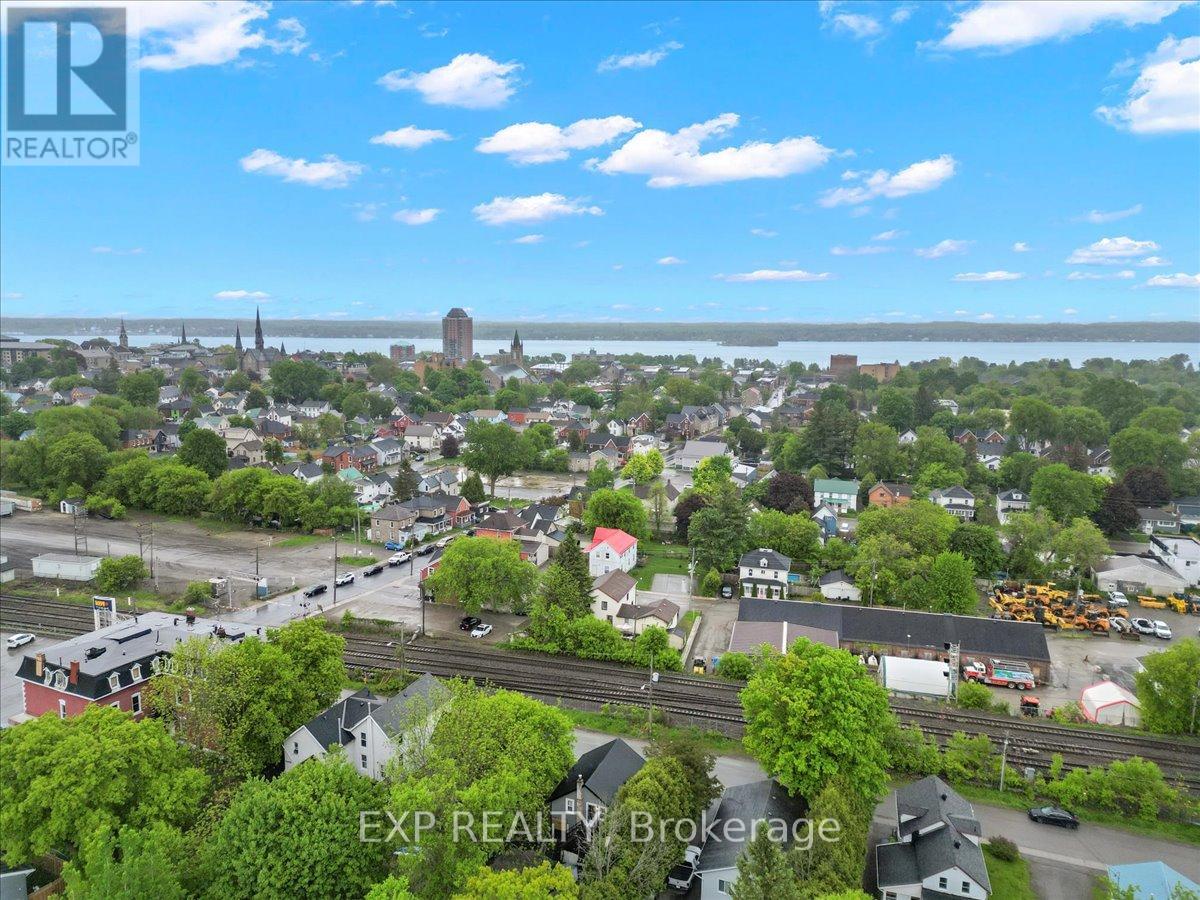 18 Delhi Street, Brockville, Ontario  K6V 4H3 - Photo 25 - X12185046