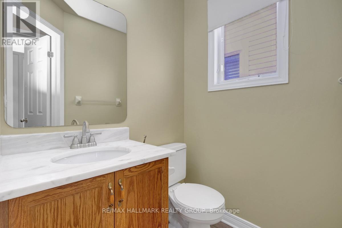 10 Sonata Place, Ottawa, Ontario  K1G 6H2 - Photo 11 - X12185080