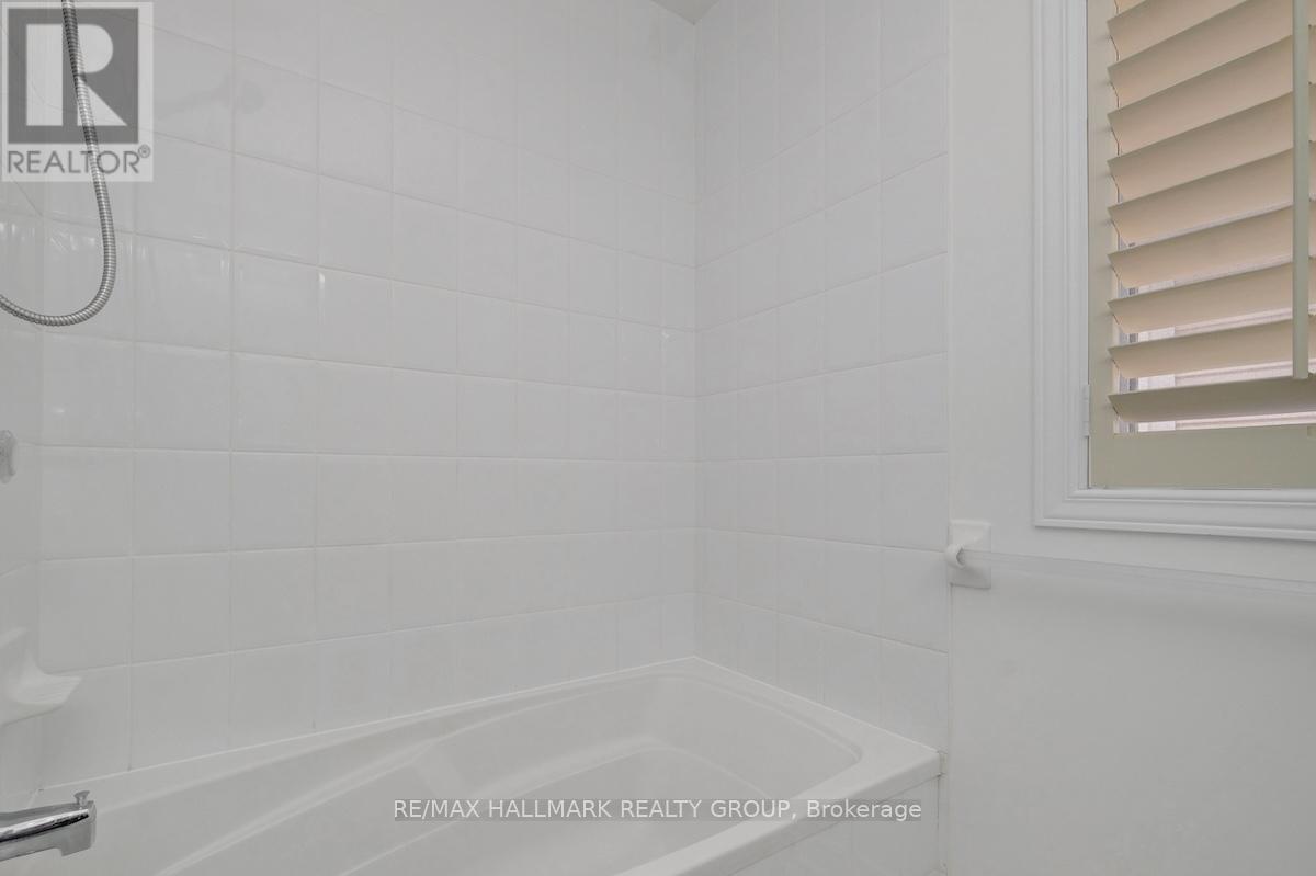 10 Sonata Place, Ottawa, Ontario  K1G 6H2 - Photo 16 - X12185080