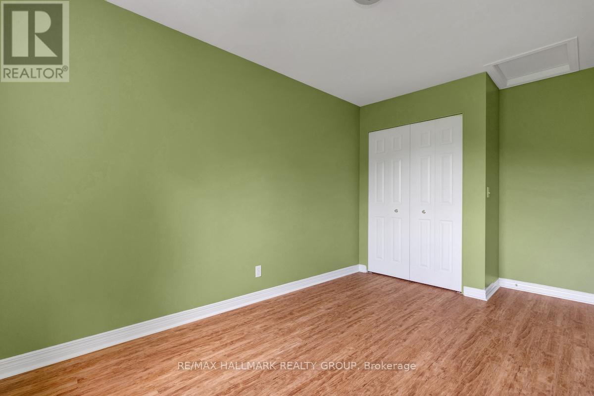 10 Sonata Place, Ottawa, Ontario  K1G 6H2 - Photo 18 - X12185080