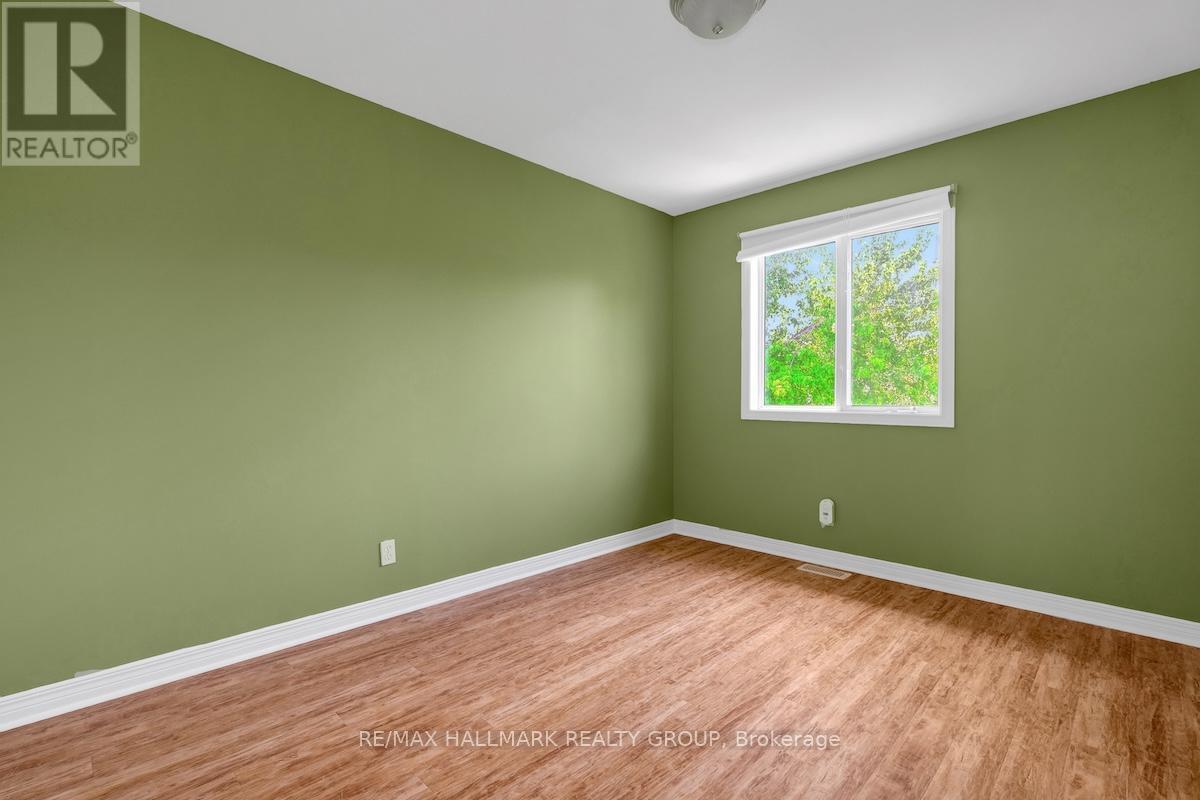 10 Sonata Place, Ottawa, Ontario  K1G 6H2 - Photo 20 - X12185080