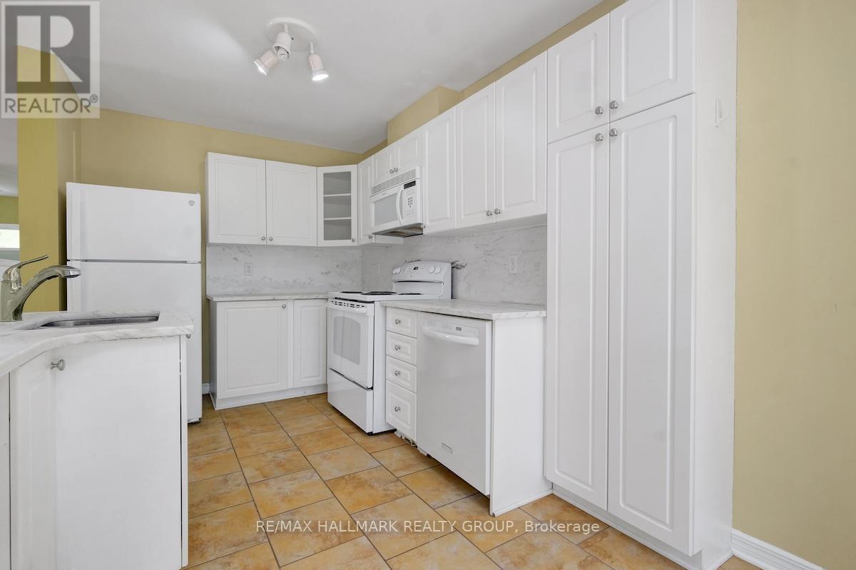 10 Sonata Place, Ottawa, Ontario  K1G 6H2 - Photo 8 - X12185080