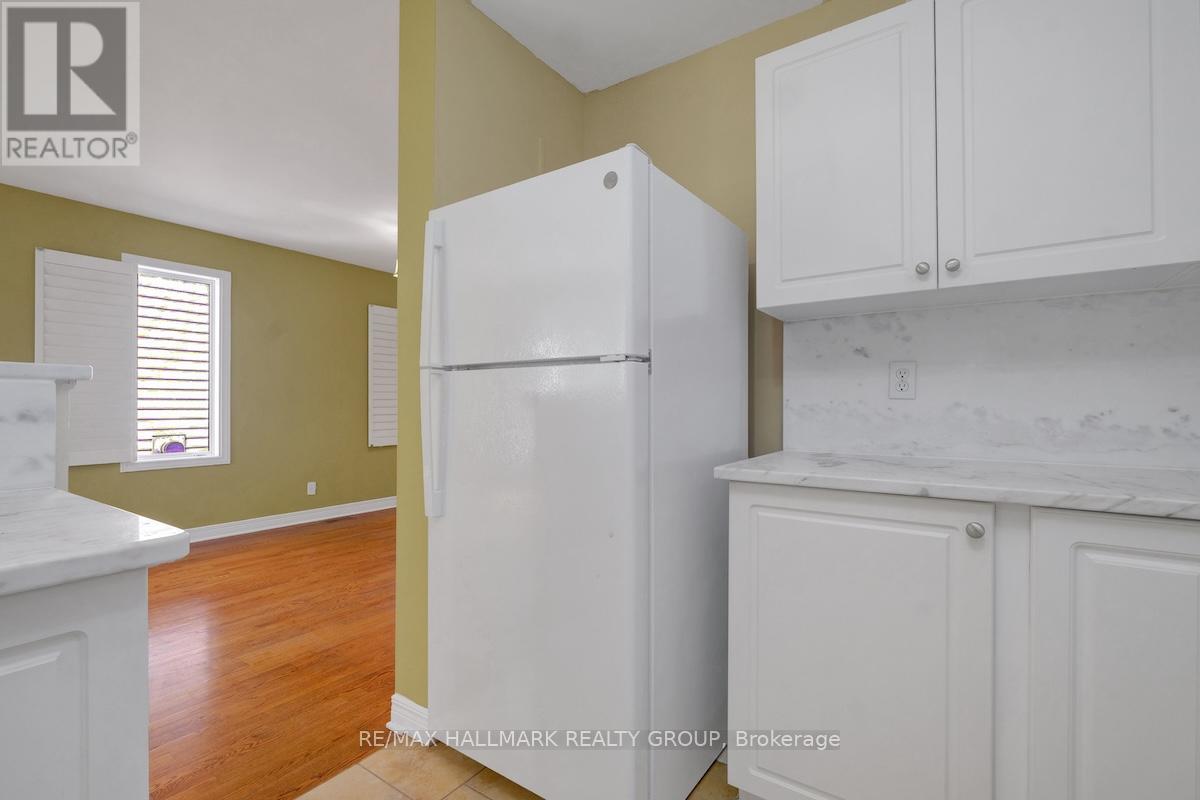 10 Sonata Place, Ottawa, Ontario  K1G 6H2 - Photo 9 - X12185080