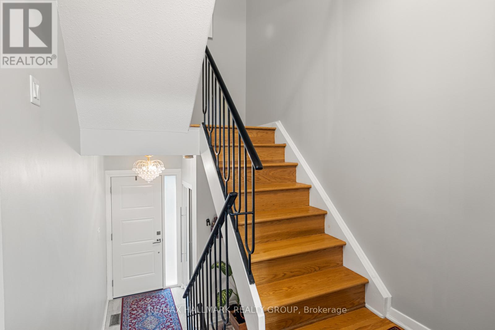 765b Ridgewood Avenue, Ottawa, Ontario  K1V 6M8 - Photo 5 - X12185138