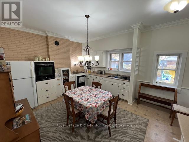 69 Albert Street N, Saugeen Shores, Ontario  N0H 2L0 - Photo 9 - X12183386