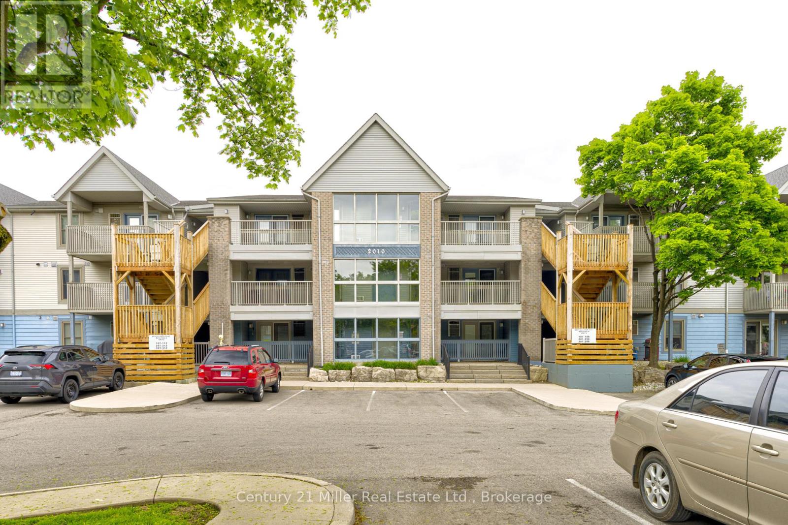 205 - 2010 Cleaver Avenue, Burlington (Headon), Ontario  L7M 4C1 - Photo 2 - W12185153