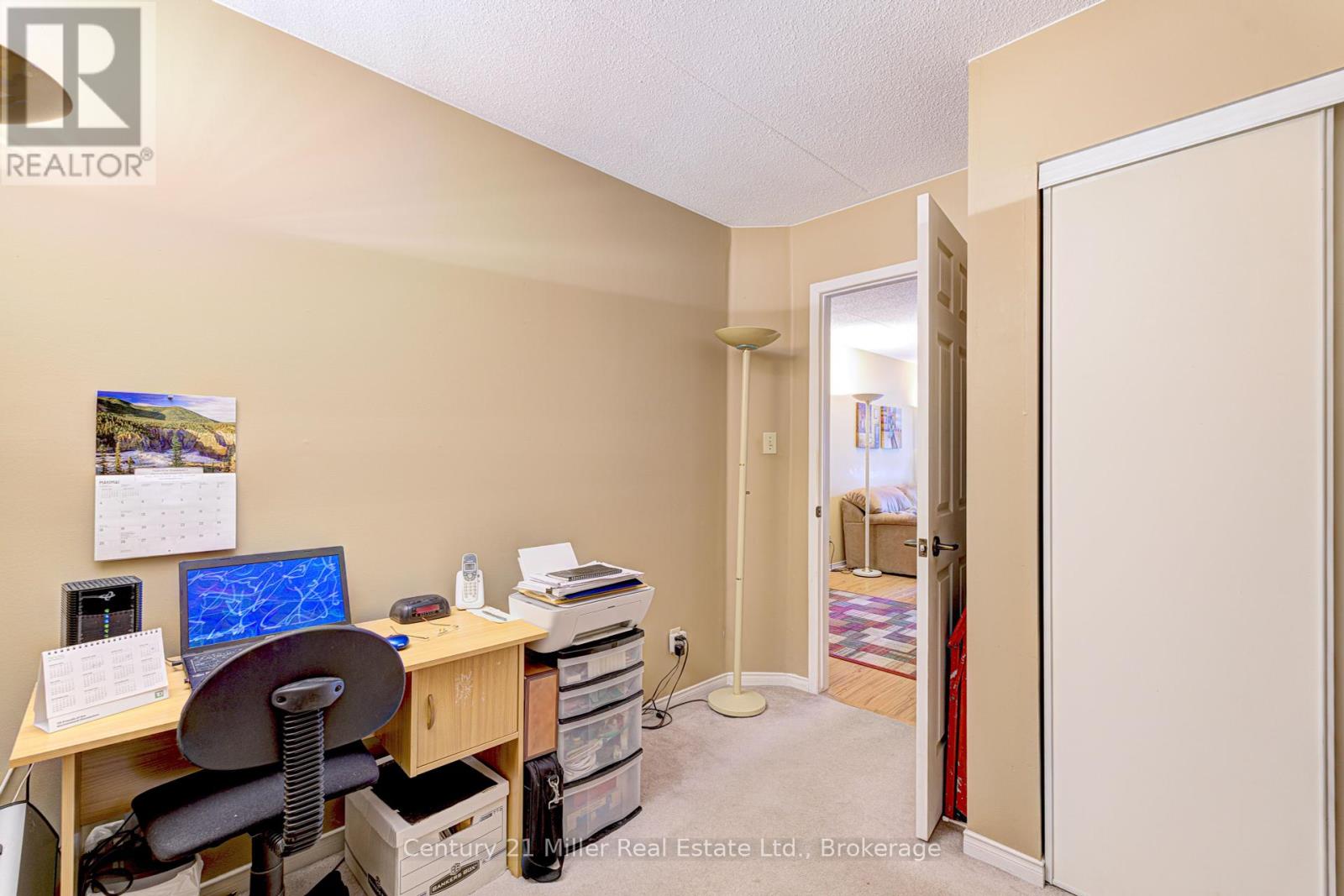 205 - 2010 Cleaver Avenue, Burlington (Headon), Ontario  L7M 4C1 - Photo 5 - W12185153