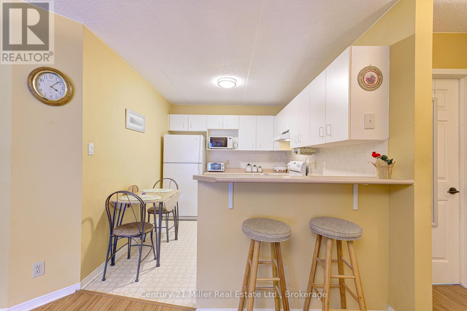 205 - 2010 Cleaver Avenue, Burlington (Headon), Ontario  L7M 4C1 - Photo 8 - W12185153