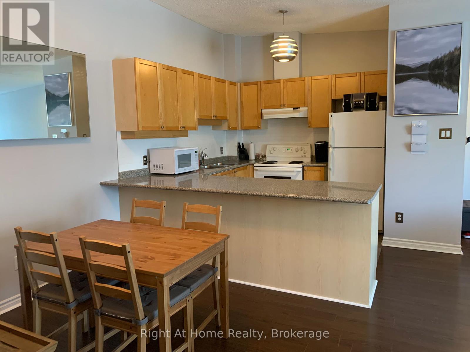 706 - 1701 Lampman Avenue, Burlington (Uptown), Ontario  L7L 6R7 - Photo 5 - W12185156