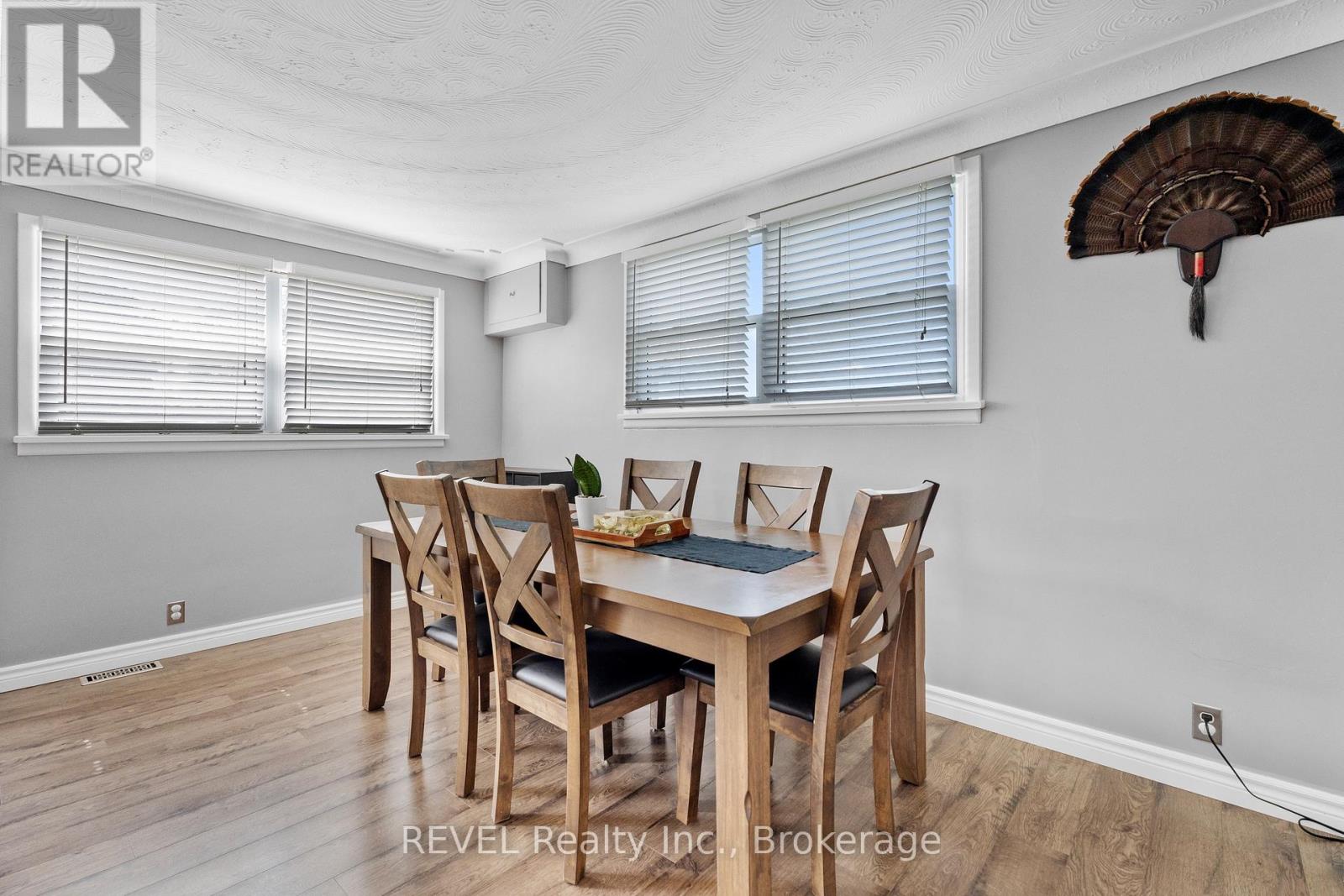 703 Smithville Road, West Lincoln, Ontario  L0R 2J0 - Photo 6 - X12185122