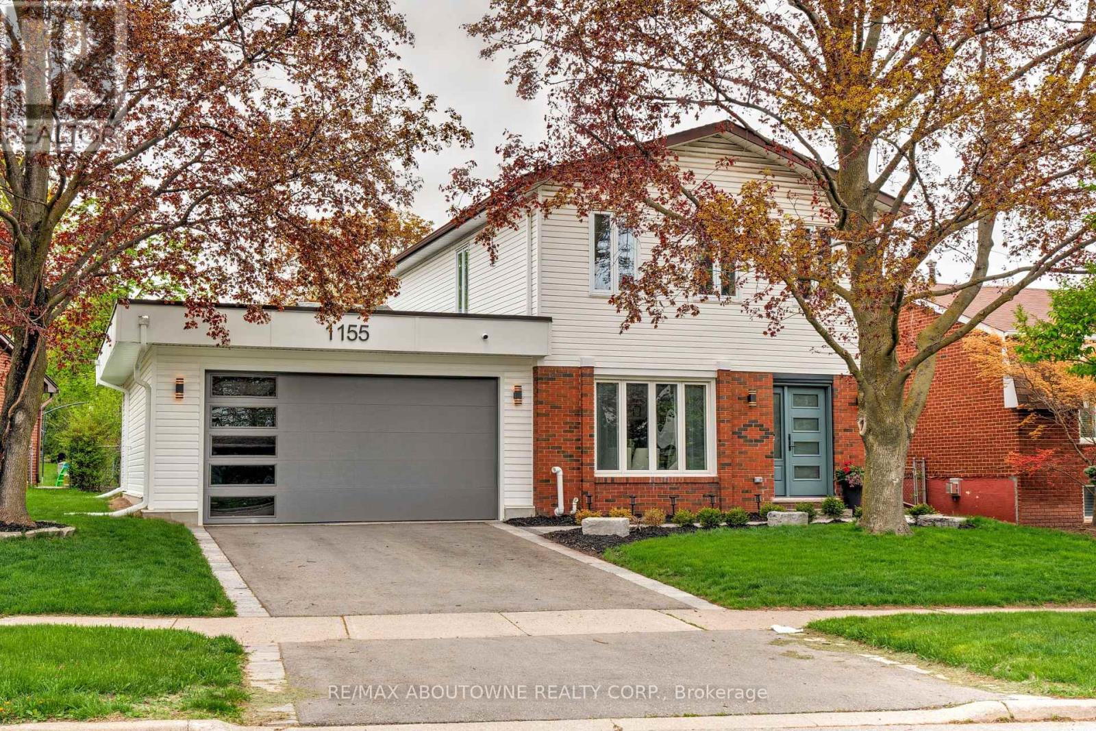 1155 FALGARWOOD DRIVE, Oakville, Ontario