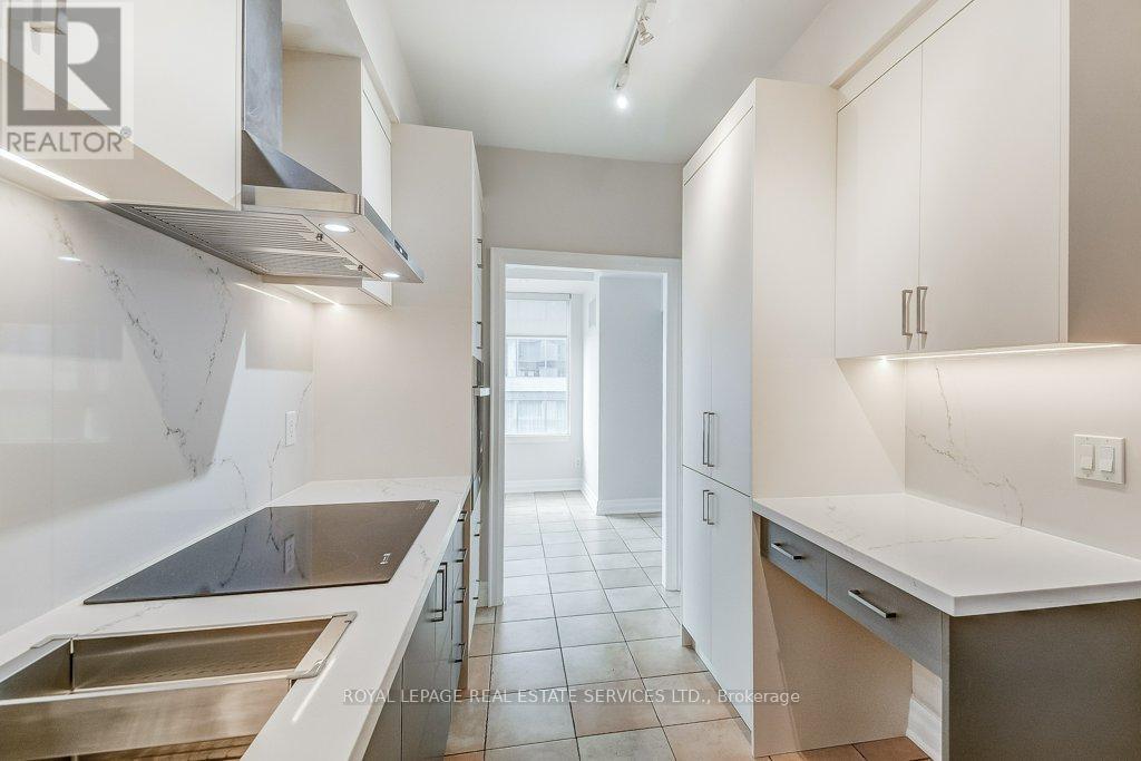 406 - 65 Port Street E, Mississauga, Ontario  L5G 4V3 - Photo 13 - W12185039