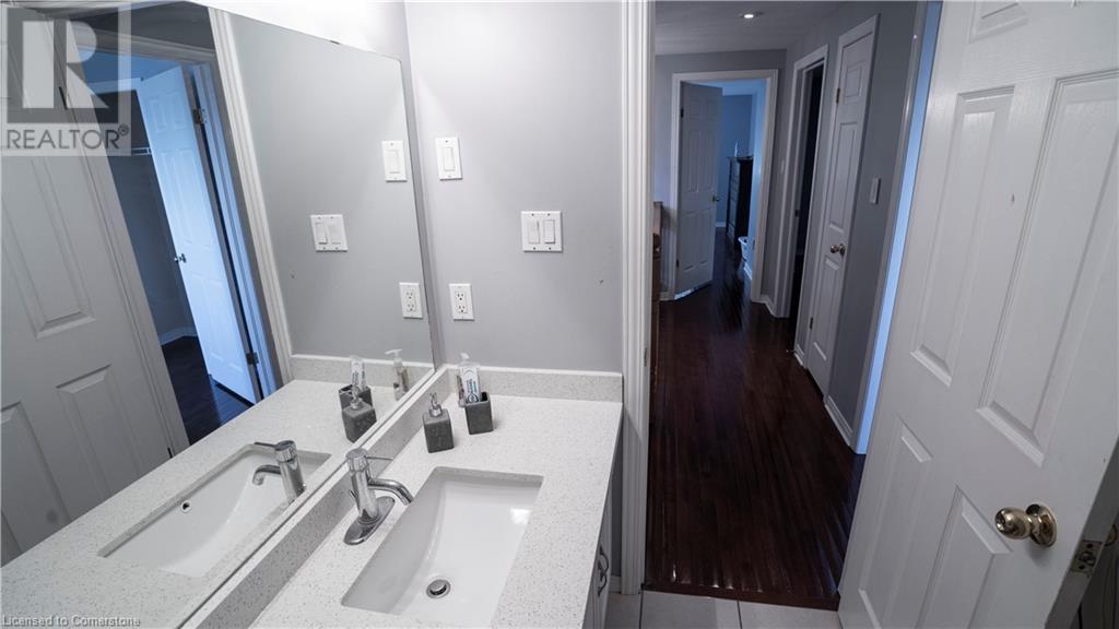 53 Sandwell Court W, Kitchener, Ontario N2A 4H9 - Photo 21 - 40735183