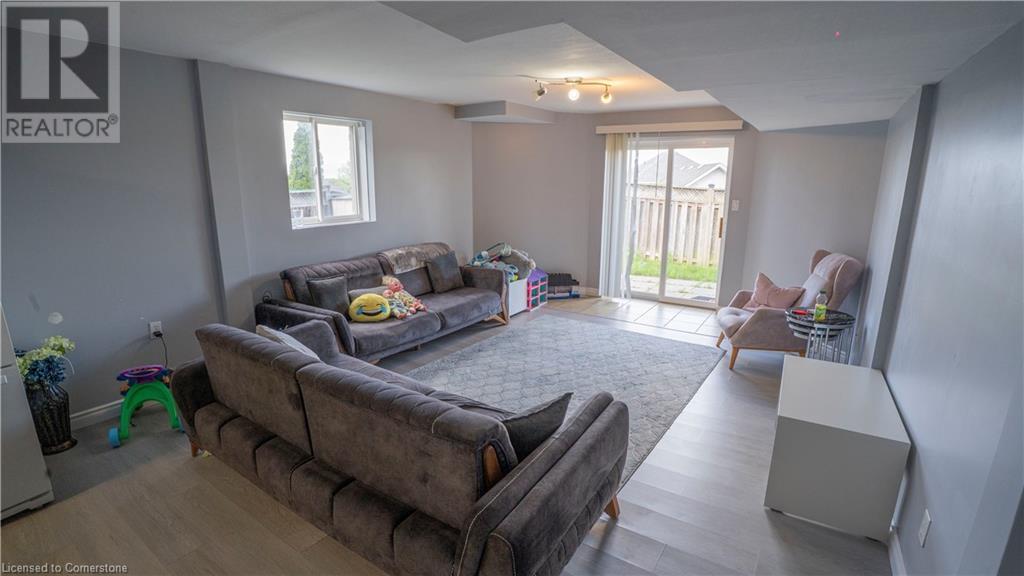 53 Sandwell Court W, Kitchener, Ontario N2A 4H9 - Photo 25 - 40735183