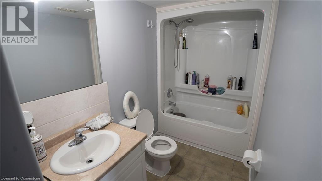 53 Sandwell Court W, Kitchener, Ontario N2A 4H9 - Photo 30 - 40735183