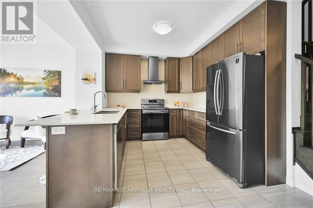 3955 Crown Street, Lincoln (Beamsville), Ontario  L0R 1B7 - Photo 6 - X12184996