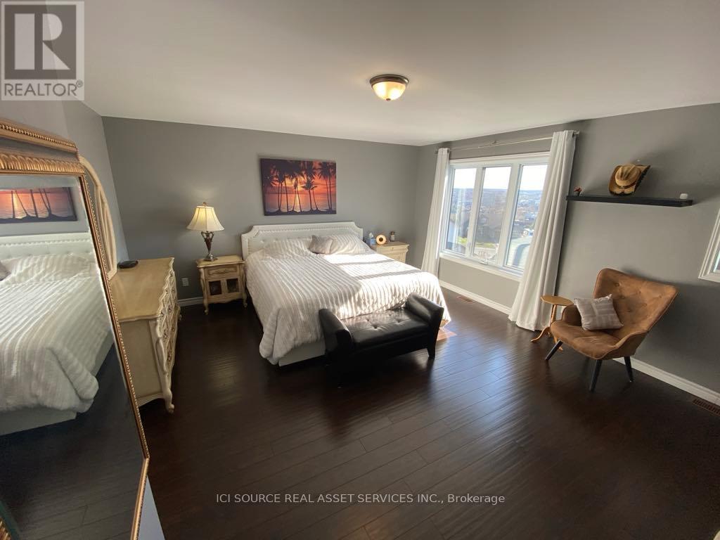 14 Fieldstone Drive, Greater Sudbury (Sudbury), Ontario  P3B 0C4 - Photo 4 - X12185032