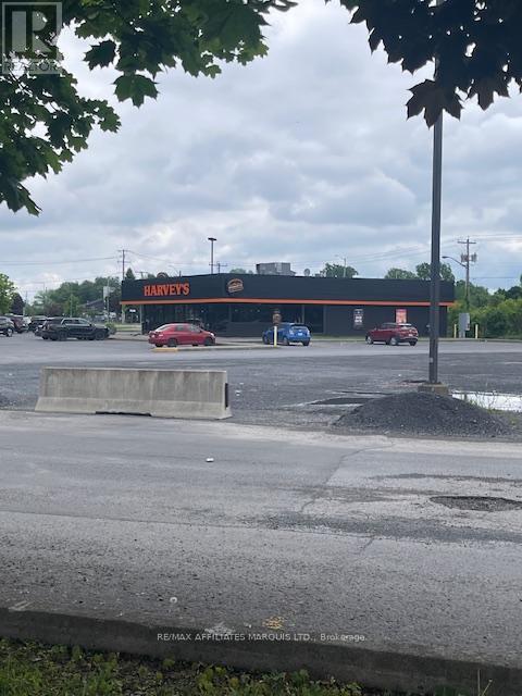 700 Brookdale Avenue, Cornwall, Ontario  K6J 5M2 - Photo 3 - X12185105
